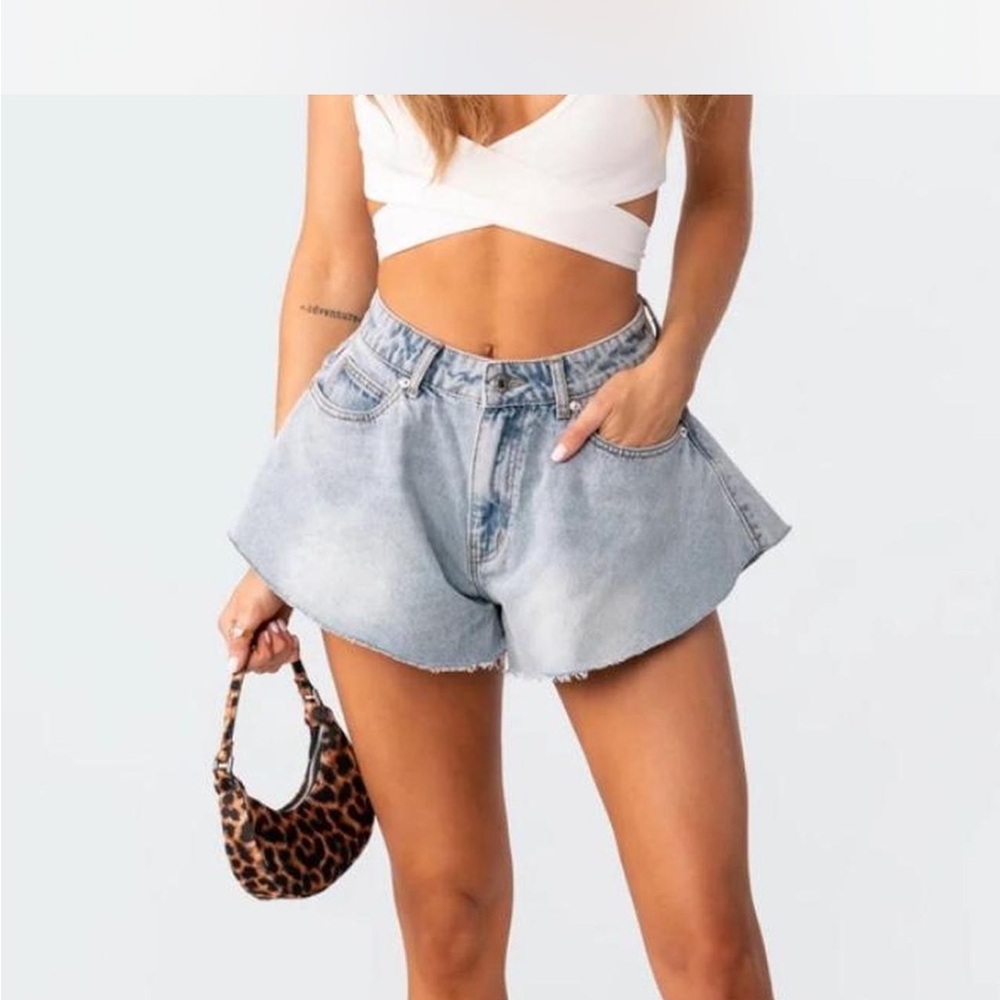 Edikted Blue Jean Shorts Distressed High-Waisted